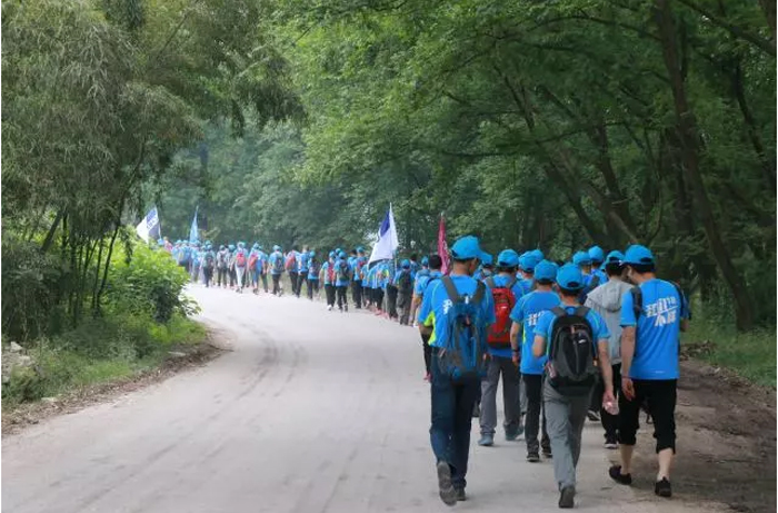 高端拉床,專用機床,内拉床,外拉床,數控機床,自動化生産線,工業機器人 高端拉床,專用機床,内拉床,外拉床,數控機床,自動化生産線,工業機器人