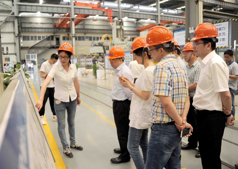 高端拉床,專用機床,内拉床,外拉床,數控機床,自動化生産線,工業機器人,拉床,拉刀,自動化 高端拉床,專用機床,内拉床,外拉床,數控機床,自動化生産線,工業機器人,拉床,拉刀,自動化