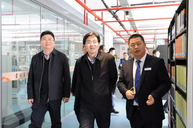 高端拉床,專用機床,内拉床,外拉床,數控機床,自動化生産線,工業機器人,拉床,拉刀,自動化 高端拉床,專用機床,内拉床,外拉床,數控機床,自動化生産線,工業機器人,拉床,拉刀,自動化