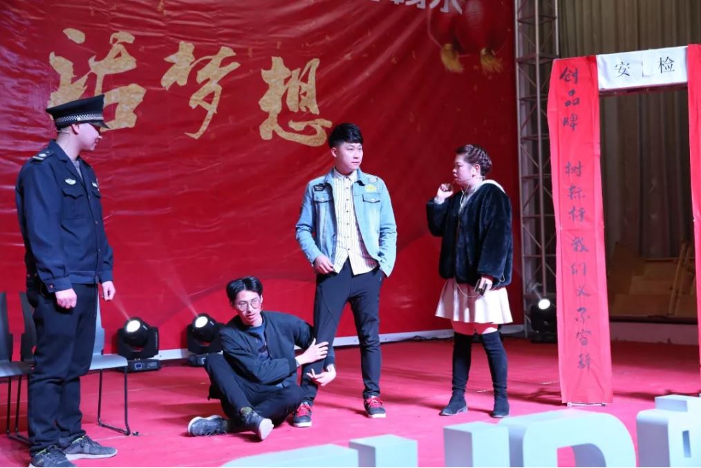 高端拉床,專用機床,内拉床,外拉床,數控機床,自動化生産線,工業機器人,拉床,拉刀,自動化 高端拉床,專用機床,内拉床,外拉床,數控機床,自動化生産線,工業機器人,拉床,拉刀,自動化