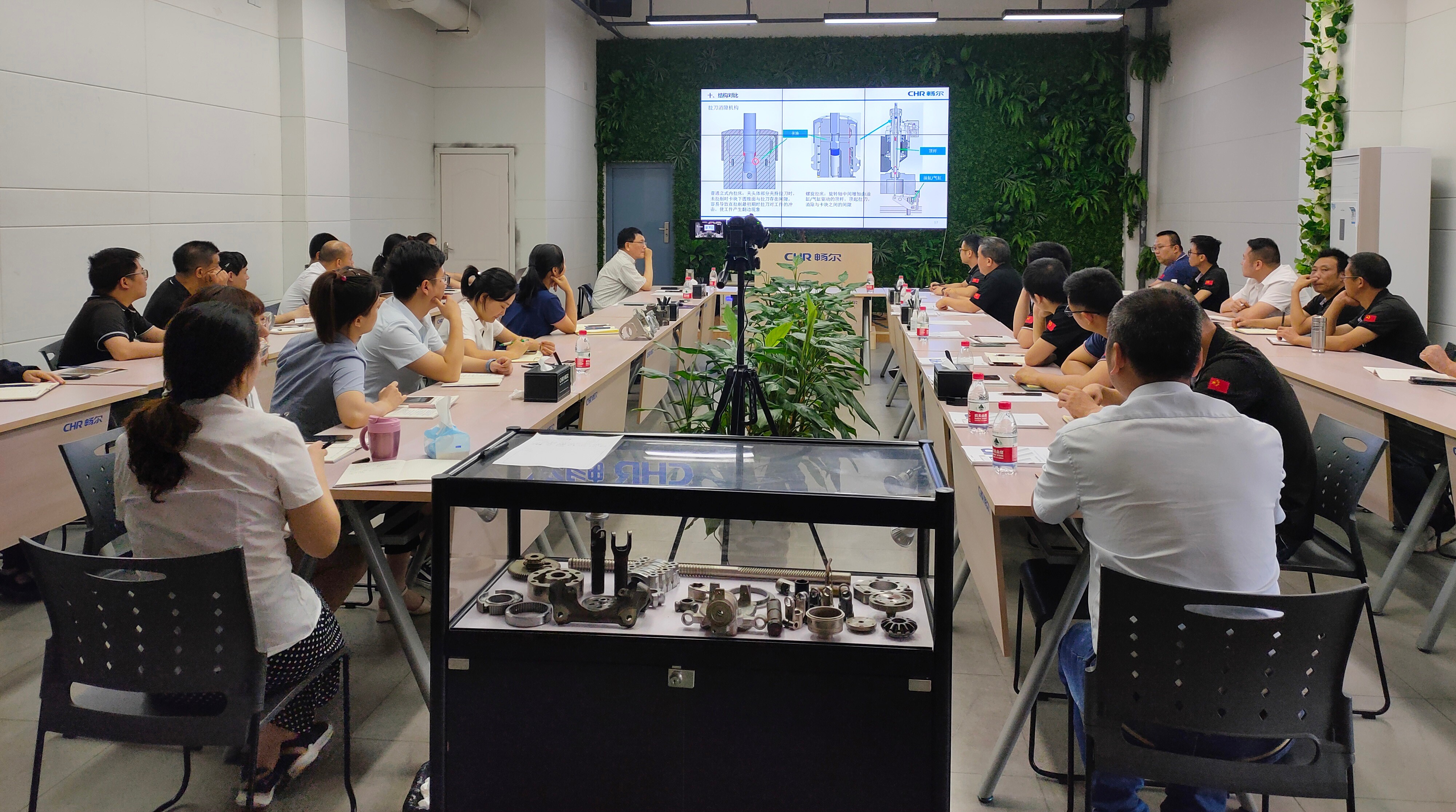 拉床,拉刀,自動化,高端拉床,專用機床,内拉床,外拉床,數控機床,自動化生産線,工業機器人 拉床,拉刀,自動化,高端拉床,專用機床,内拉床,外拉床,數控機床,自動化生産線,工業機器人