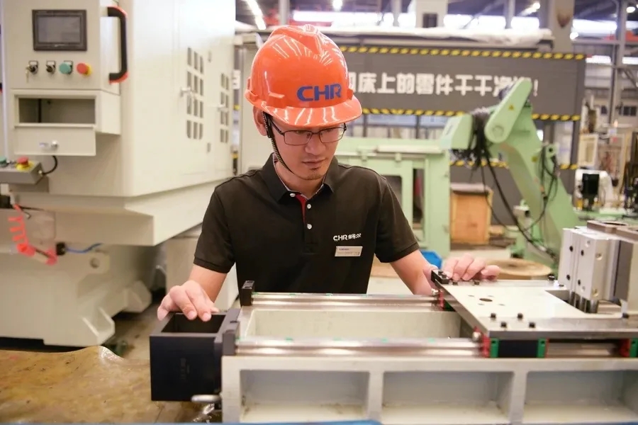 拉床,拉刀,自動化,高端拉床,專用機床,内拉床,外拉床,數控機床,自動化生産線,工業機器人 拉床,拉刀,自動化,高端拉床,專用機床,内拉床,外拉床,數控機床,自動化生産線,工業機器人